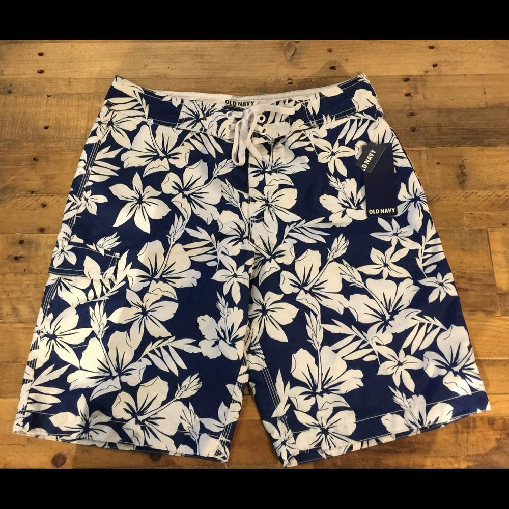 Old Navy men’s floral Hawaiian print swim trunk